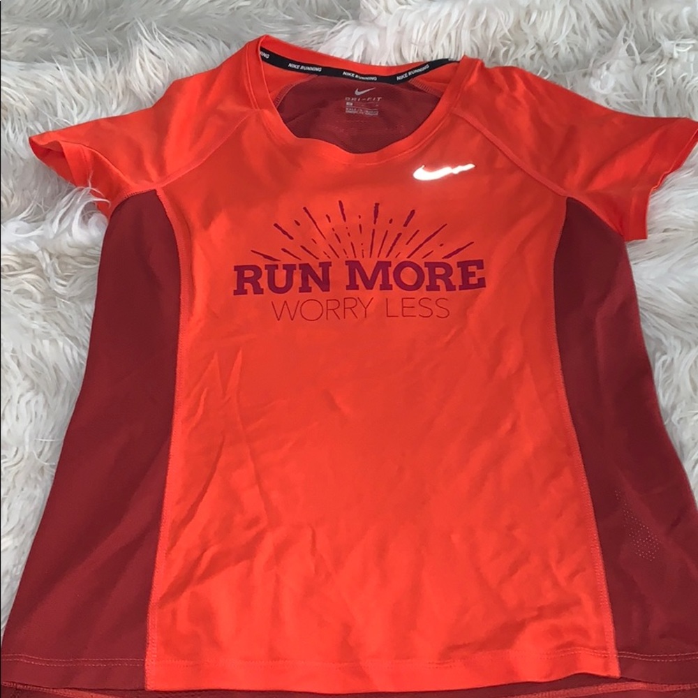 Women’s Nike running shirt
